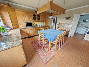 Photo 35- click for photo gallery